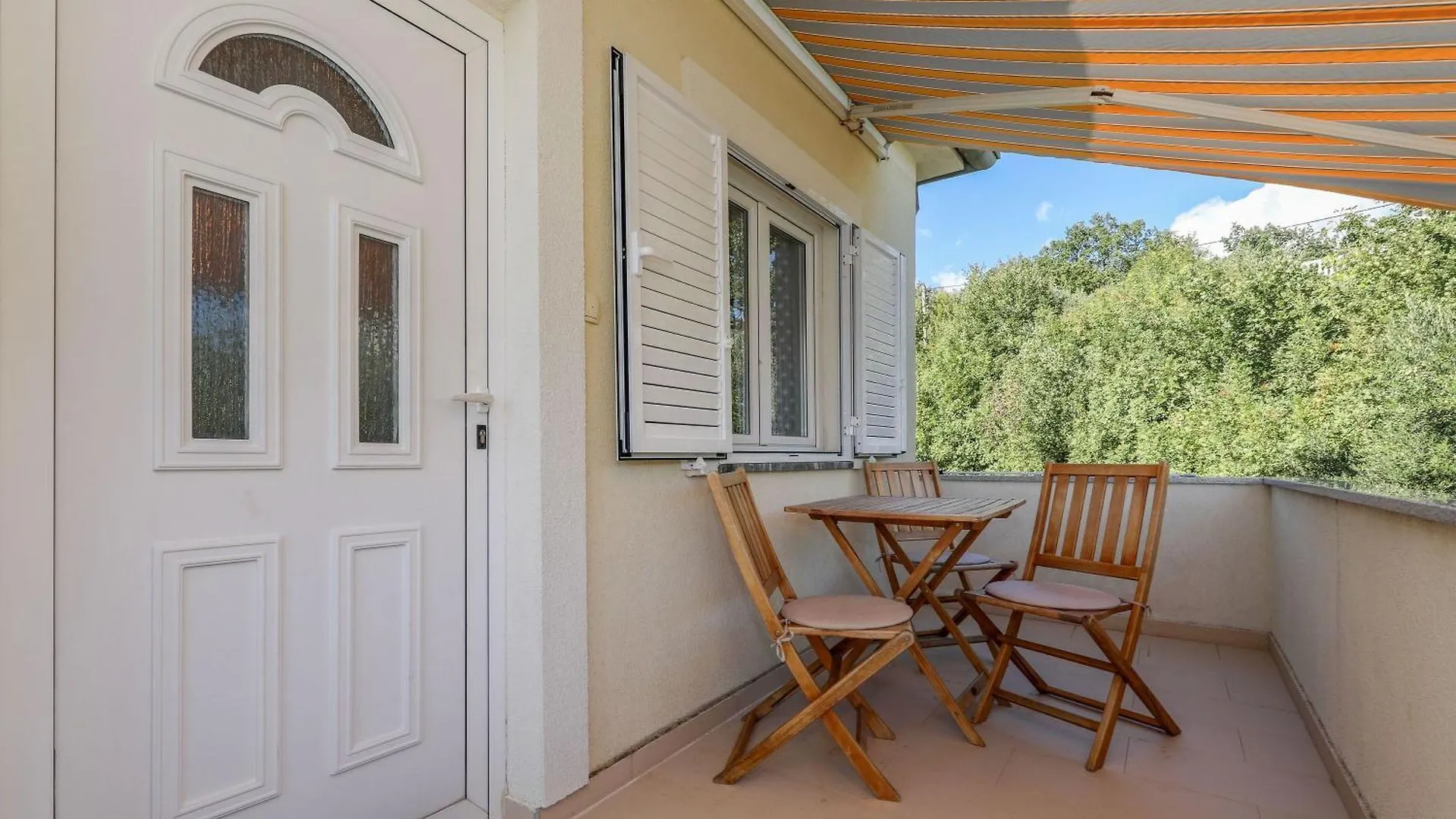 Apartmán Laura, No 1 Maslenica
