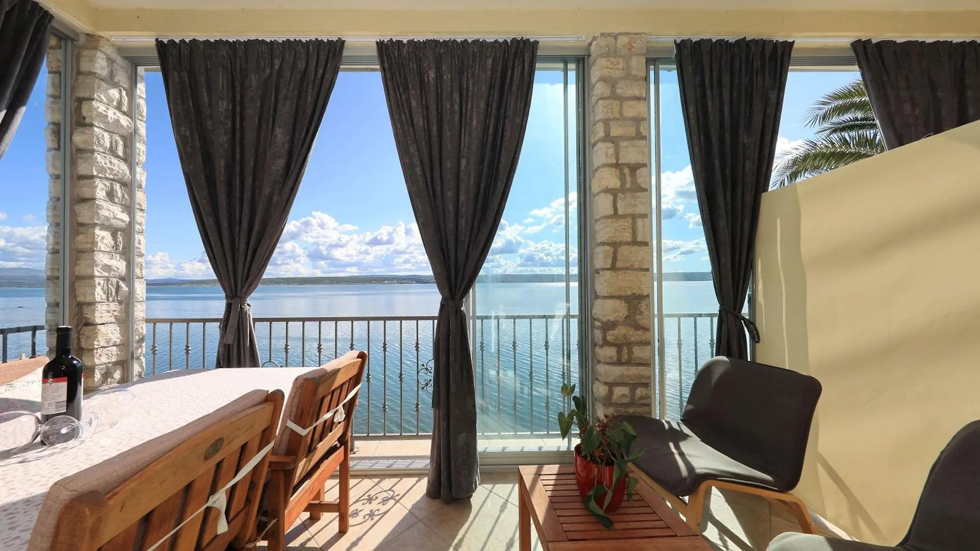 Apartmán Laura, No 1 Maslenica